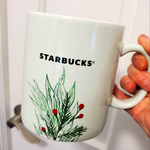 Starbucks 2020 Holiday Oversized Coffee Mug 26 Fluid Ounce, Festive Green/Red - Picture 1 of 8